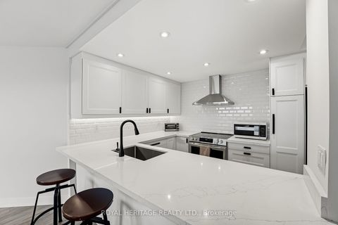 Photo 13 at 1208 - 5 Concorde Place, Don Mills, Toronto