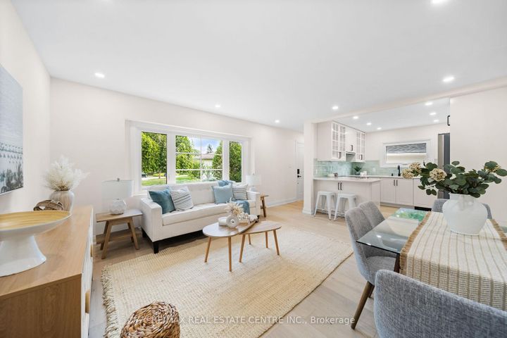 Photo 11 at 133 Inglewood Drive, CO Central, Oakville