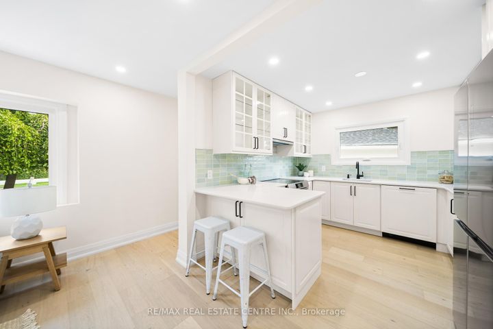 Photo 16 at 133 Inglewood Drive, CO Central, Oakville