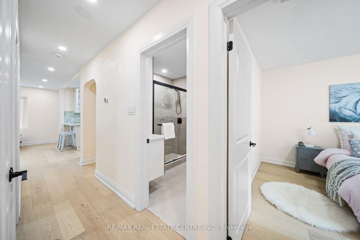 Photo 25 at 133 Inglewood Drive, CO Central, Oakville
