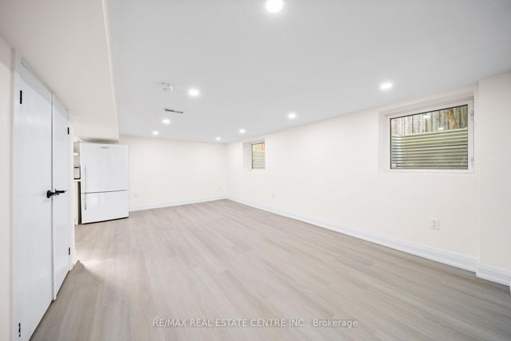 Photo 36 at 133 Inglewood Drive, CO Central, Oakville