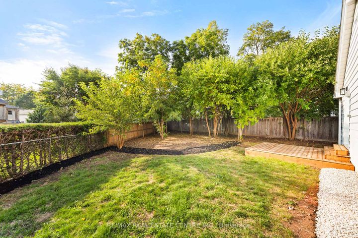 Photo 43 at 133 Inglewood Drive, CO Central, Oakville