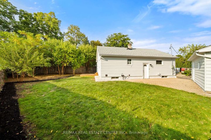 Photo 44 at 133 Inglewood Drive, CO Central, Oakville