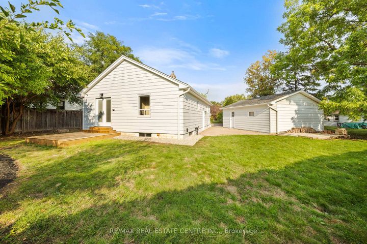 Photo 45 at 133 Inglewood Drive, CO Central, Oakville
