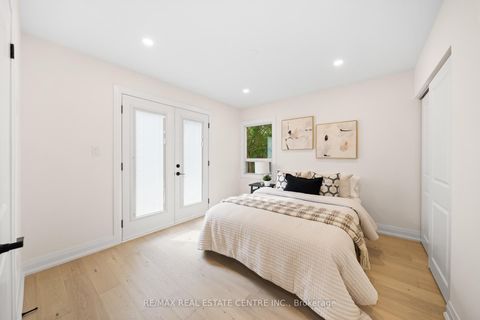 Photo 22 at 133 Inglewood Drive, CO Central, Oakville