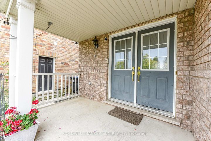 Photo 3 at 34 Benmore Crescent, Vales of Castlemore, Brampton