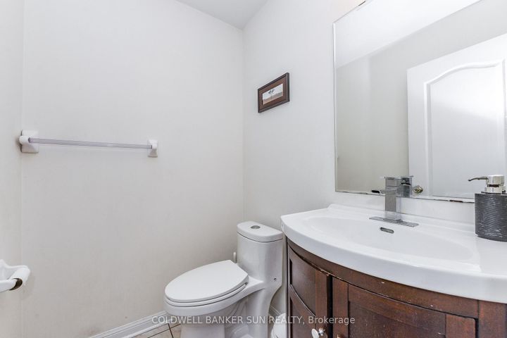 Photo 5 at 34 Benmore Crescent, Vales of Castlemore, Brampton