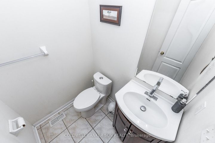 Photo 6 at 34 Benmore Crescent, Vales of Castlemore, Brampton