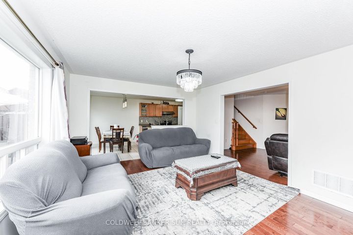 Photo 10 at 34 Benmore Crescent, Vales of Castlemore, Brampton
