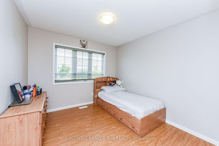 Photo 23 at 34 Benmore Crescent, Vales of Castlemore, Brampton