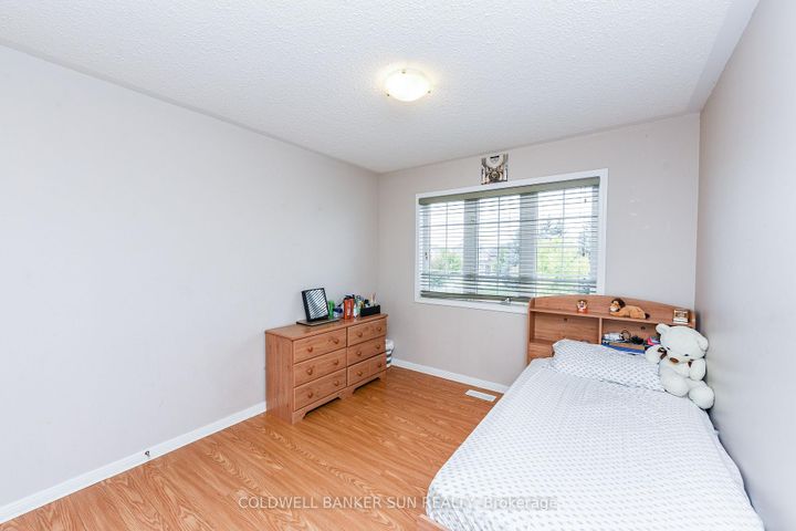 Photo 24 at 34 Benmore Crescent, Vales of Castlemore, Brampton