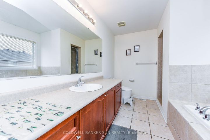 Photo 32 at 34 Benmore Crescent, Vales of Castlemore, Brampton