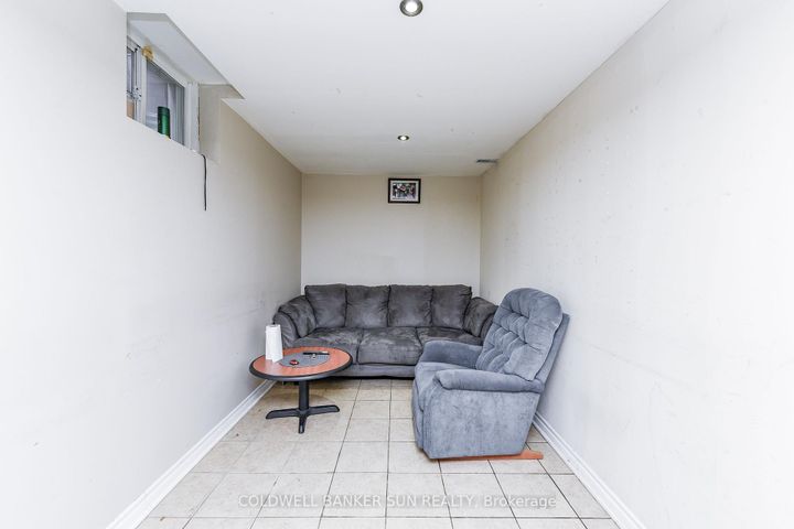 Photo 34 at 34 Benmore Crescent, Vales of Castlemore, Brampton