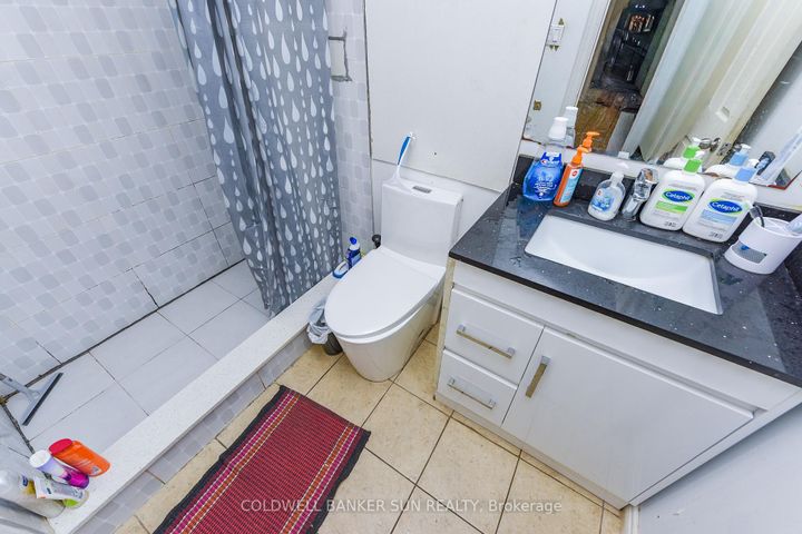 Photo 38 at 34 Benmore Crescent, Vales of Castlemore, Brampton