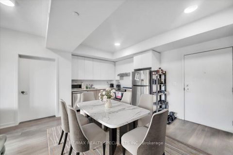 Photo 2 at 404 - 120 Canon Jackson Drive, Amesbury, Toronto