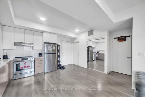 Photo 3 at 404 - 120 Canon Jackson Drive, Amesbury, Toronto