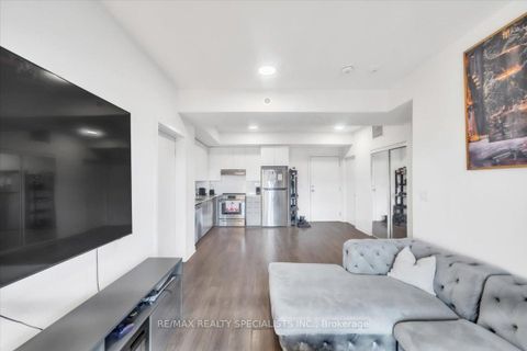Photo 8 at 404 - 120 Canon Jackson Drive, Amesbury, Toronto