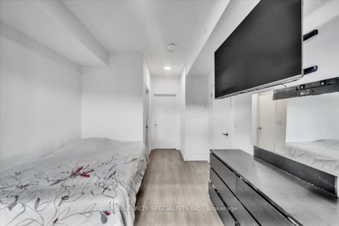 Photo 11 at 404 - 120 Canon Jackson Drive, Amesbury, Toronto