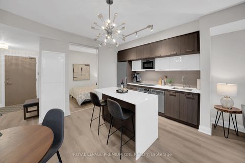 Photo 2 at 623 - 4800 Highway 7 Road, East Woodbridge, Vaughan