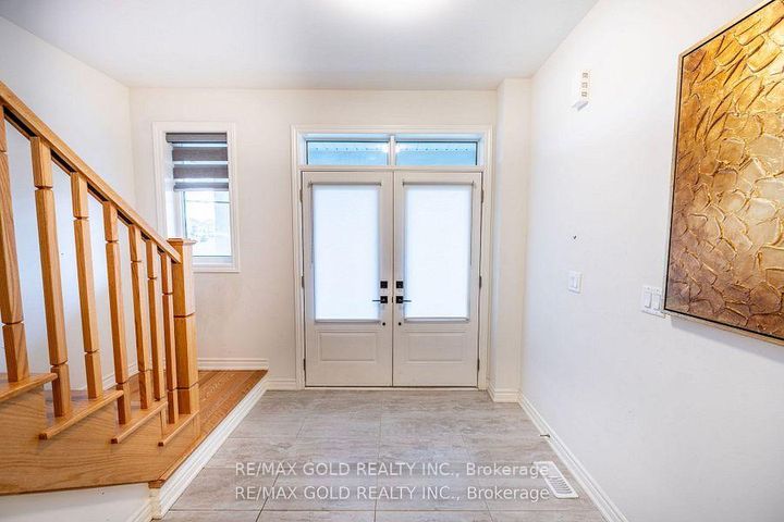 Photo 4 at 35 Academy Drive, Bram East, Brampton