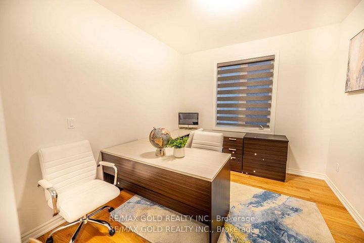 Photo 8 at 35 Academy Drive, Bram East, Brampton