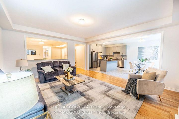 Photo 10 at 35 Academy Drive, Bram East, Brampton