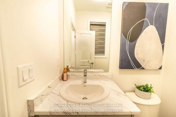 Photo 17 at 35 Academy Drive, Bram East, Brampton