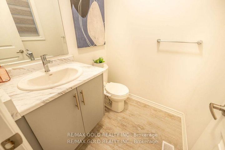 Photo 18 at 35 Academy Drive, Bram East, Brampton