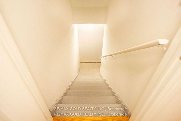 Photo 19 at 35 Academy Drive, Bram East, Brampton