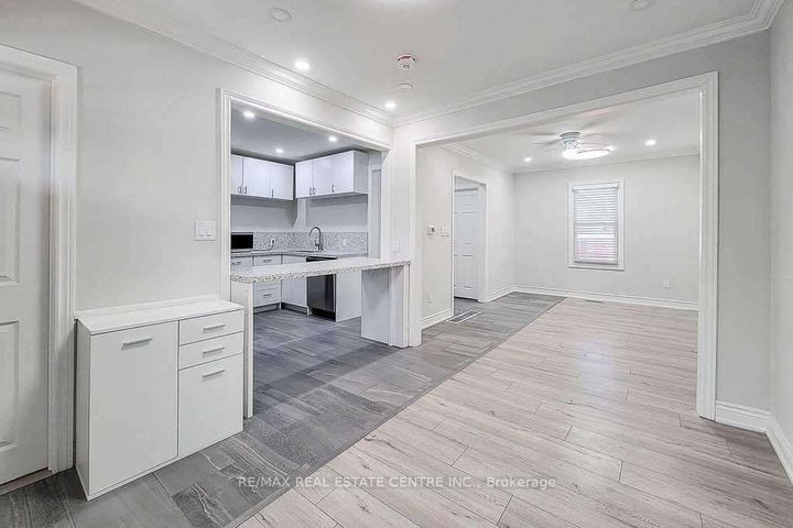Photo 2 at 24 East 22nd Street, Eastmount, Hamilton