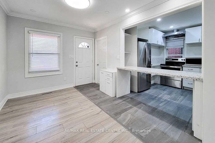 Photo 5 at 24 East 22nd Street, Eastmount, Hamilton