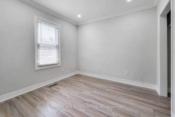 Photo 7 at 24 East 22nd Street, Eastmount, Hamilton