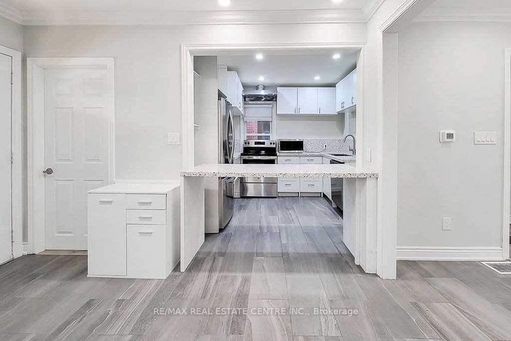 Photo 9 at 24 East 22nd Street, Eastmount, Hamilton