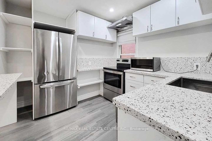 Photo 10 at 24 East 22nd Street, Eastmount, Hamilton