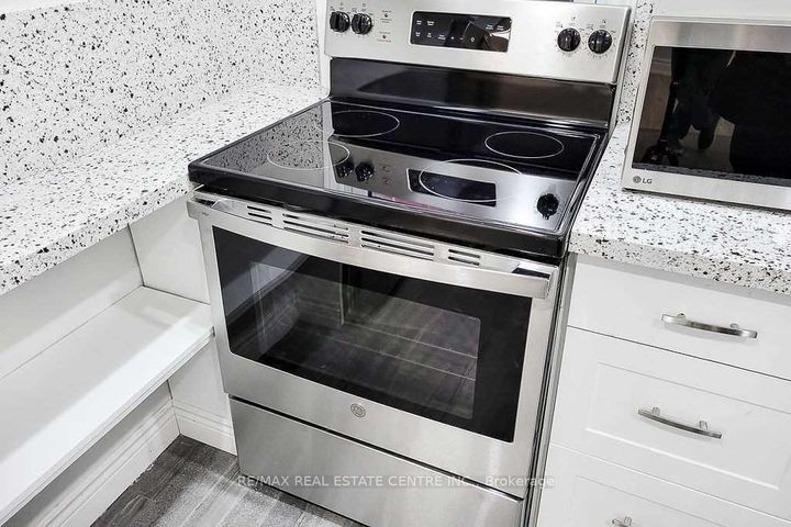 Photo 11 at 24 East 22nd Street, Eastmount, Hamilton