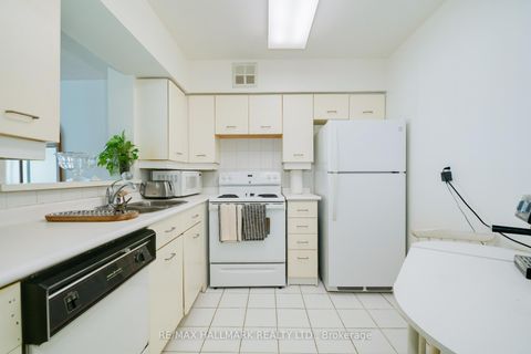 Photo 4 at 1616 - 30 Greenfield Avenue, Willowdale East, Toronto