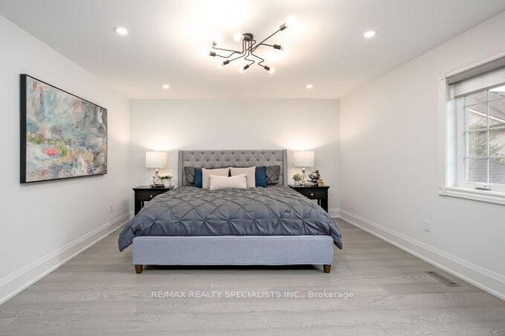 Photo 25 at 7123 White Pine Court, Meadowvale Village, Mississauga