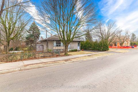 Photo 2 at 2076 Constance Drive, FD Ford, Oakville