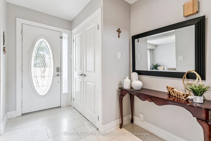 Photo 2 at 878 South Service Road, Lakeview, Mississauga