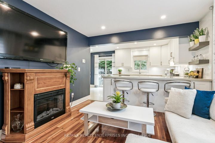 Photo 6 at 878 South Service Road, Lakeview, Mississauga