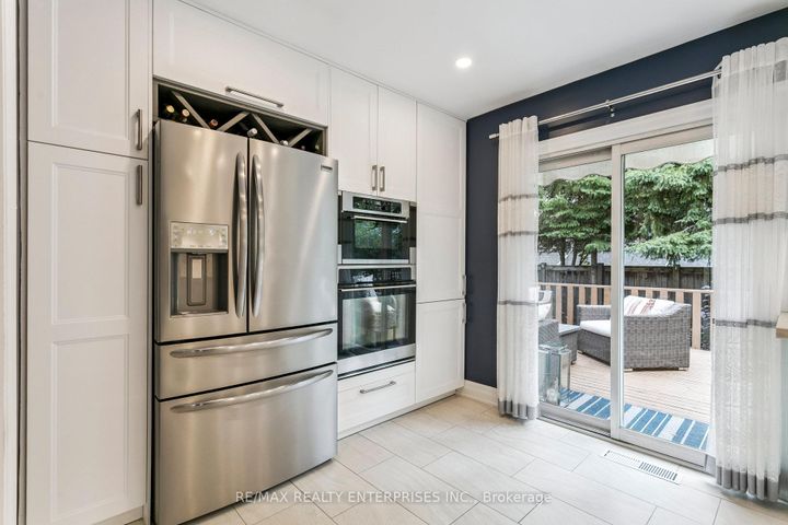 Photo 12 at 878 South Service Road, Lakeview, Mississauga