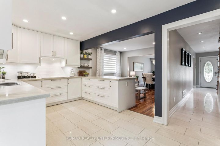 Photo 14 at 878 South Service Road, Lakeview, Mississauga