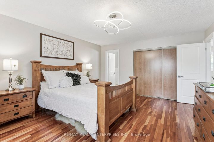 Photo 22 at 878 South Service Road, Lakeview, Mississauga