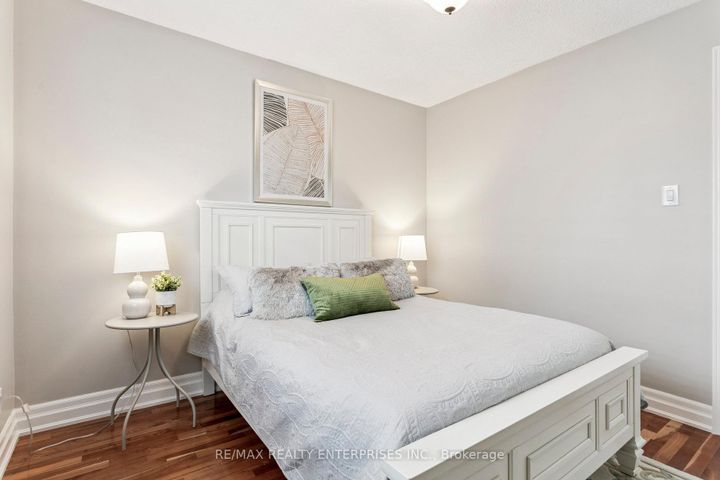 Photo 25 at 878 South Service Road, Lakeview, Mississauga