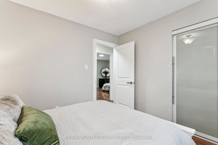 Photo 26 at 878 South Service Road, Lakeview, Mississauga