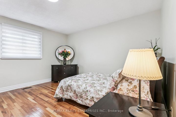 Photo 27 at 878 South Service Road, Lakeview, Mississauga