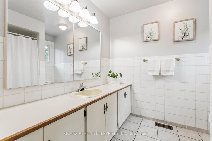 Photo 31 at 878 South Service Road, Lakeview, Mississauga