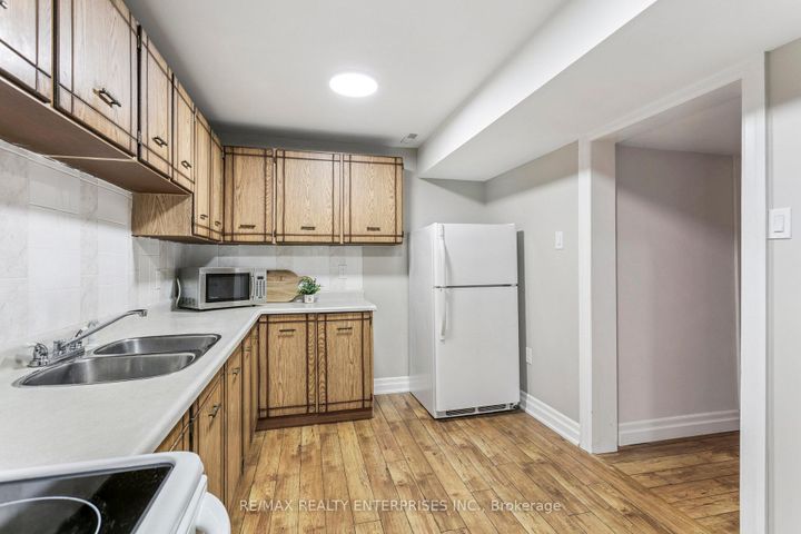 Photo 37 at 878 South Service Road, Lakeview, Mississauga