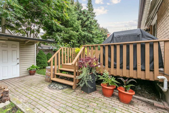 Photo 40 at 878 South Service Road, Lakeview, Mississauga