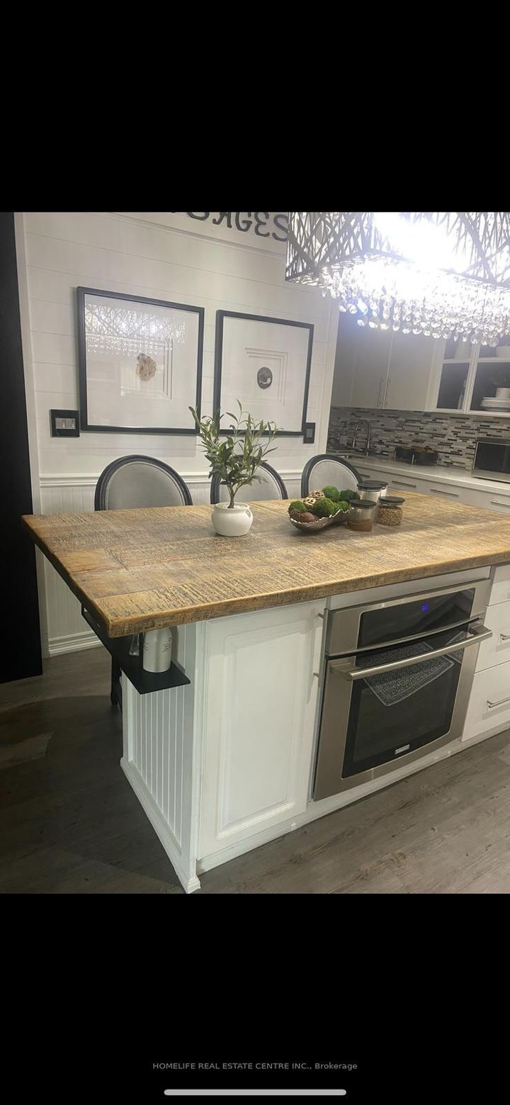 Photo 3 at 38 Dunvegan Crescent, Fletcher's Meadow, Brampton